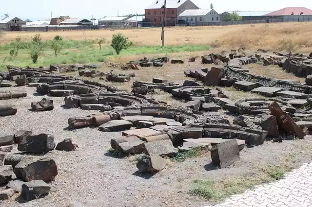 ruinas catedral zvartnots