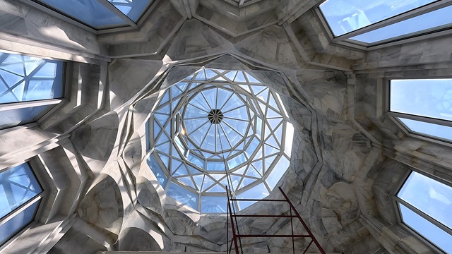 Cúpula iglesia de cristal de los santos ángeles